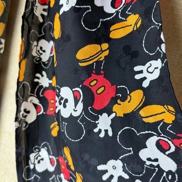 Vintage Mickey Mouse Scarf 100% Polyester - Picture 4 of 4